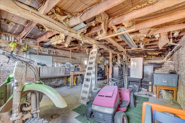 412 E Harp St, Manchester, TN 37355