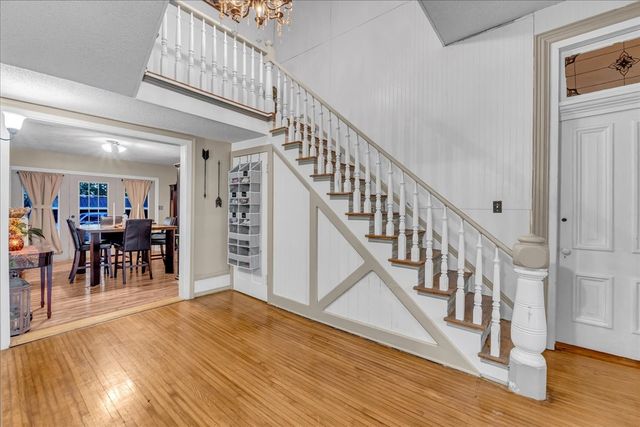 412 E Harp St, Manchester, TN 37355