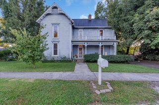 412 E Harp St, Manchester, TN 37355