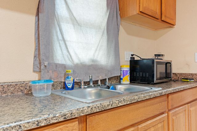 1106 N West Street, Visalia, CA 93291