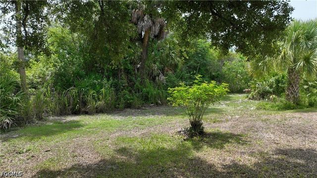 606 Lincoln AVE, Lehigh Acres, FL 33972