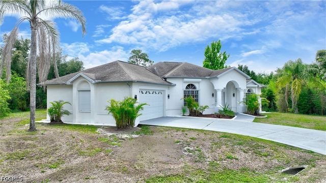606 Lincoln AVE, Lehigh Acres, FL 33972