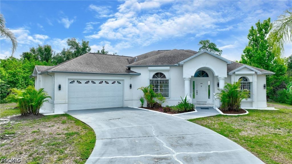 606 Lincoln AVE, Lehigh Acres, FL 33972