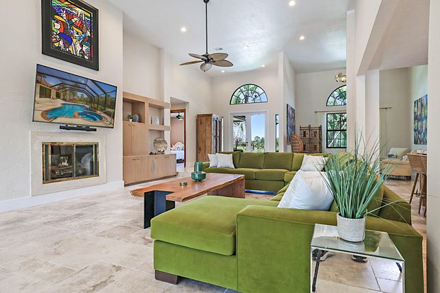 18680 SE Old Trail Drive E, Jupiter, FL 33478
