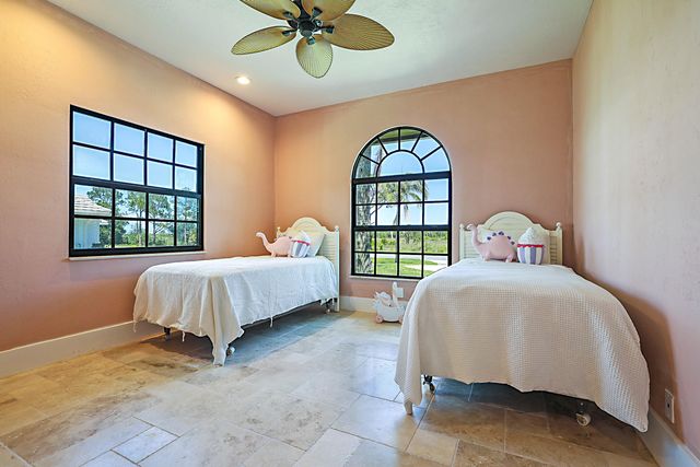 18680 SE Old Trail Drive E, Jupiter, FL 33478