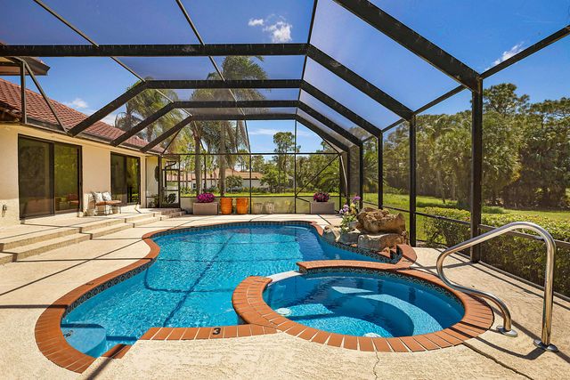 18680 SE Old Trail Drive E, Jupiter, FL 33478