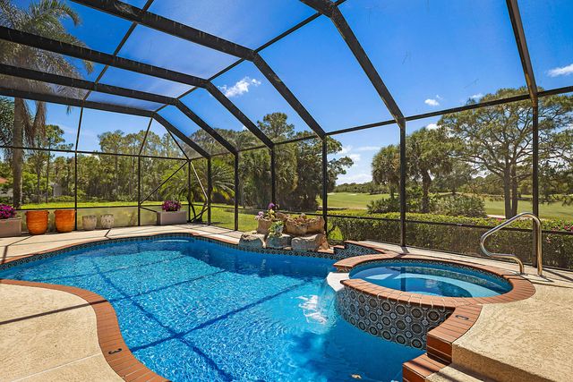 18680 SE Old Trail Drive E, Jupiter, FL 33478