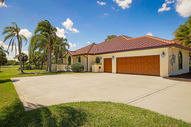 18680 SE Old Trail Drive E, Jupiter, FL 33478