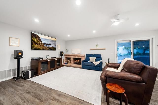 18383 Chetenham Ct, Rancho Bernardo (san Diego), CA 92128