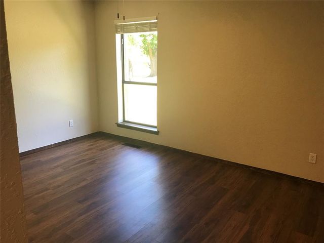 6204 Plumtree Lane, Edmond, OK 73034