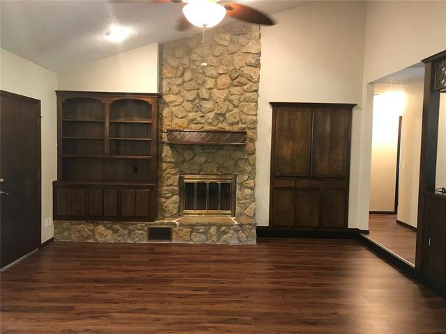 6204 Plumtree Lane, Edmond, OK 73034