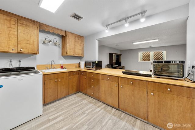 1311 N Jackson Avenue, Tacoma, WA 98406