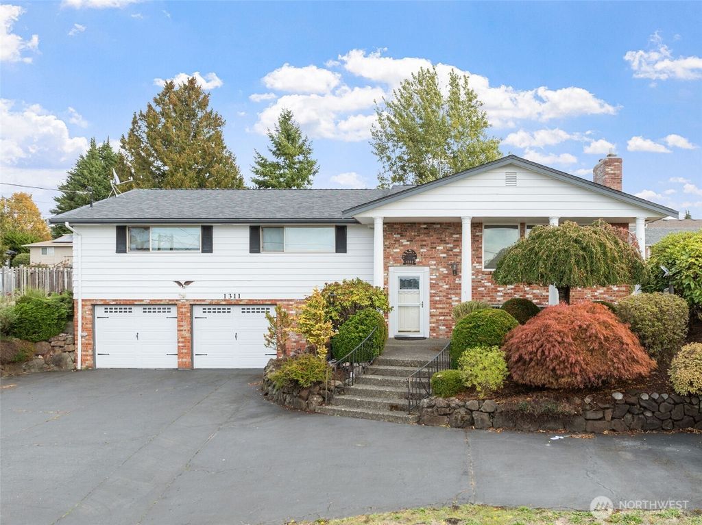 1311 N Jackson Avenue, Tacoma, WA 98406