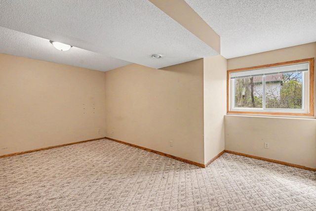 6758 401st Street, North Branch, MN 55056
