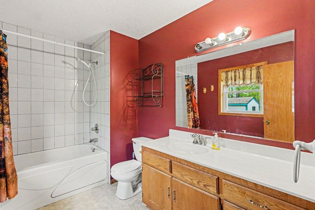 6758 401st Street, North Branch, MN 55056