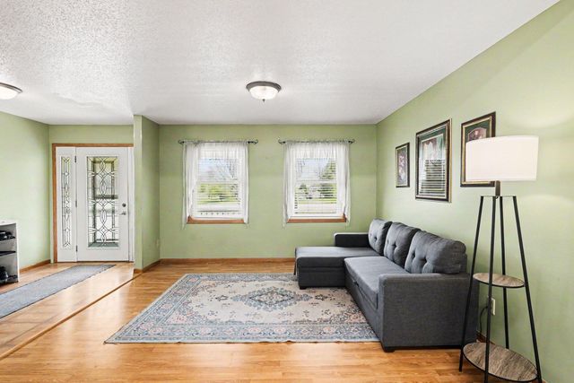 6758 401st Street, North Branch, MN 55056
