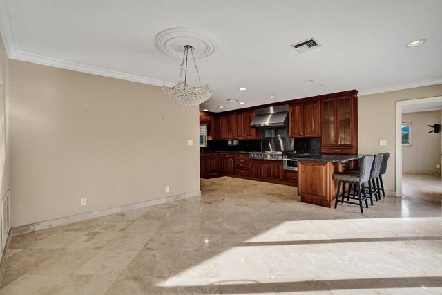 7050 NE 7th Avenue, Boca Raton, FL 33487