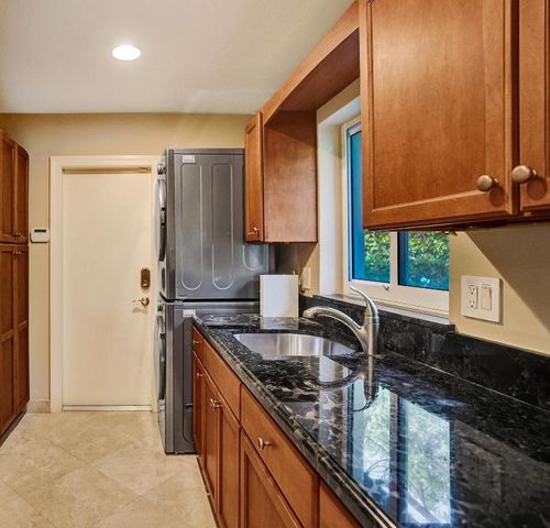 7050 NE 7th Avenue, Boca Raton, FL 33487