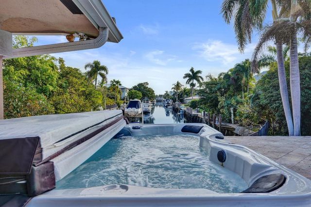 7050 NE 7th Avenue, Boca Raton, FL 33487