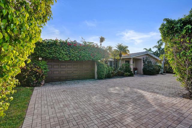 7050 NE 7th Avenue, Boca Raton, FL 33487