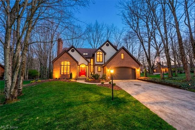 3470 Hunters Crossing, Stow, OH 44224
