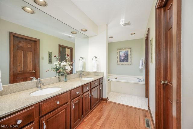 3470 Hunters Crossing, Stow, OH 44224