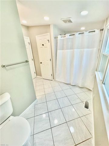 1224 Old Clubhouse RD, Virginia Beach, VA 23453