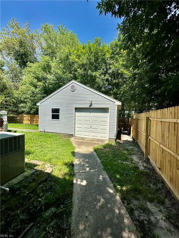1224 Old Clubhouse RD, Virginia Beach, VA 23453