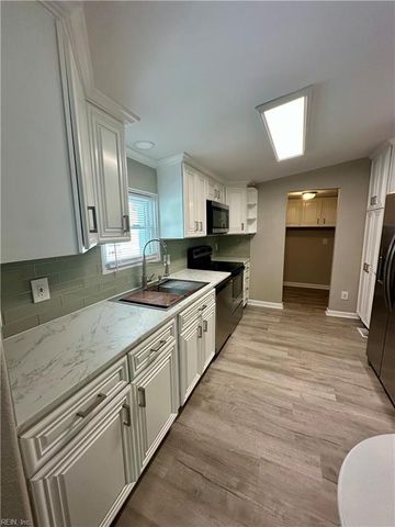 1224 Old Clubhouse RD, Virginia Beach, VA 23453