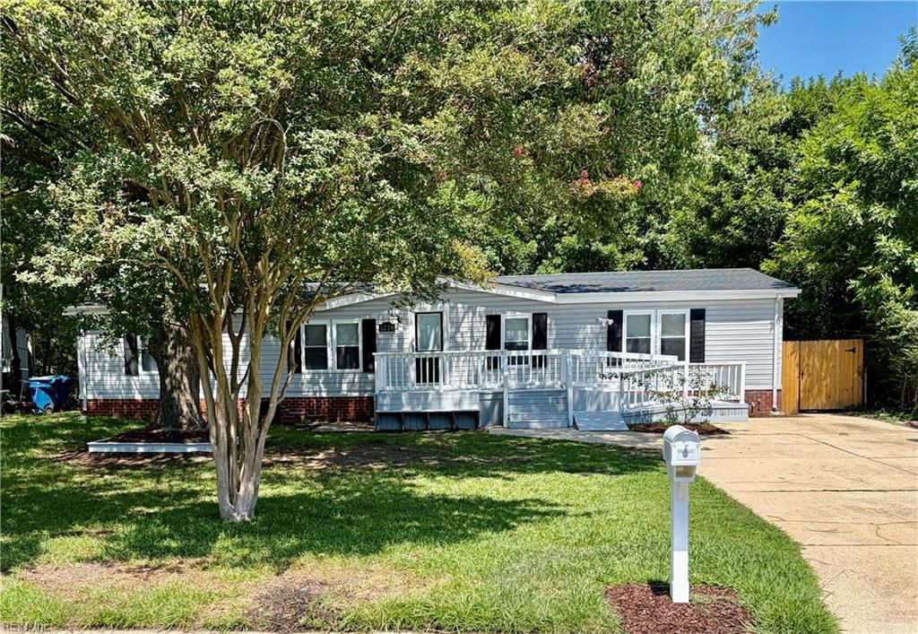 1224 Old Clubhouse RD, Virginia Beach, VA 23453