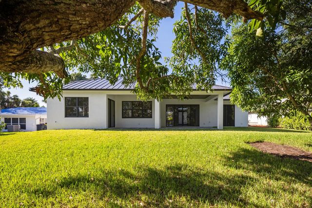 513 SW South Carolina Drive, Stuart, FL 34994