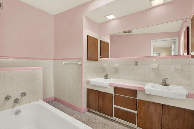 121 SIOBHAN AVENUE, Tampa, FL 33613