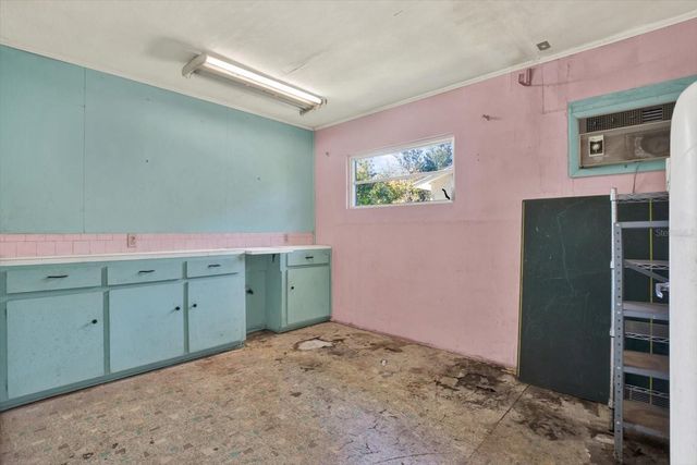 121 SIOBHAN AVENUE, Tampa, FL 33613