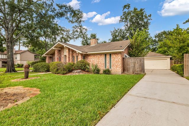 3250 Three Pines Drive, Kingwood, TX 77339
