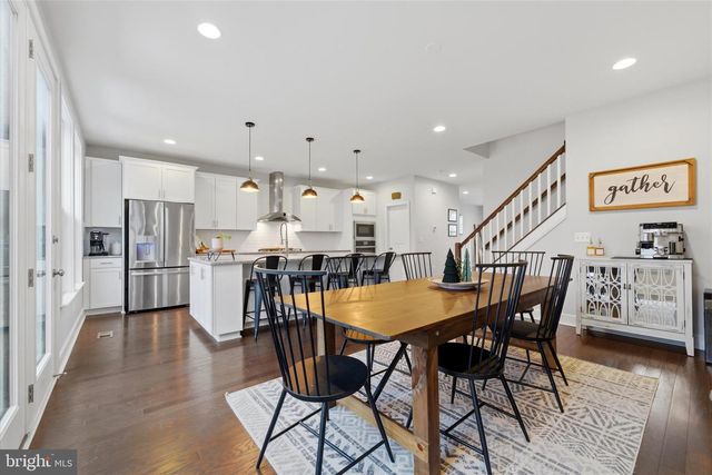 42244 GRAVES MOUNTAIN TER, Chantilly, VA 20152