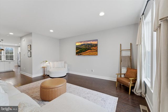 42244 GRAVES MOUNTAIN TER, Chantilly, VA 20152