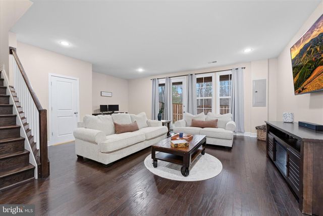 42244 GRAVES MOUNTAIN TER, Chantilly, VA 20152