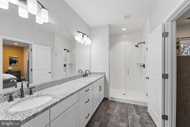 42244 GRAVES MOUNTAIN TER, Chantilly, VA 20152