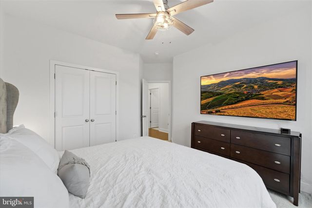 42244 GRAVES MOUNTAIN TER, Chantilly, VA 20152