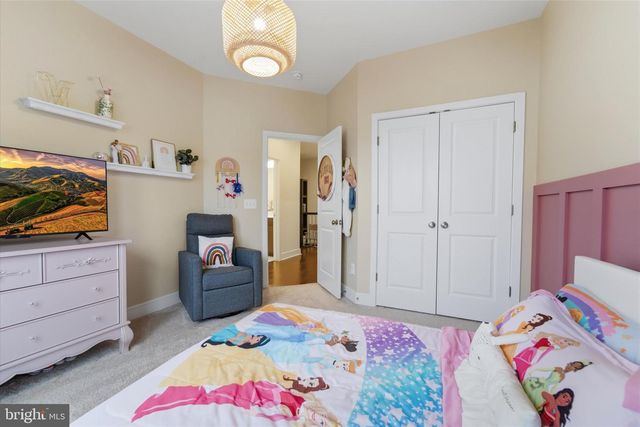 42244 GRAVES MOUNTAIN TER, Chantilly, VA 20152