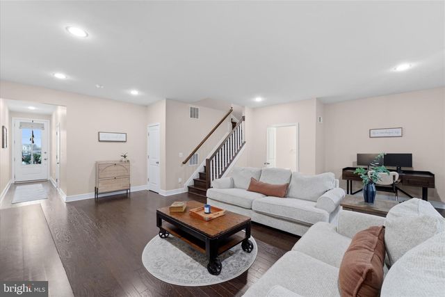 42244 GRAVES MOUNTAIN TER, Chantilly, VA 20152