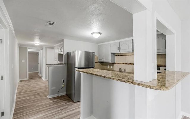 1831 E 81st Street, Kansas City, MO 64132