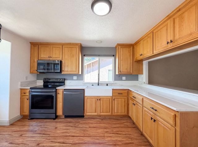 3740 Blackfoot Way, Antelope, CA 95843