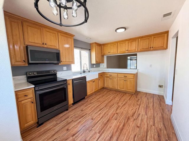 3740 Blackfoot Way, Antelope, CA 95843
