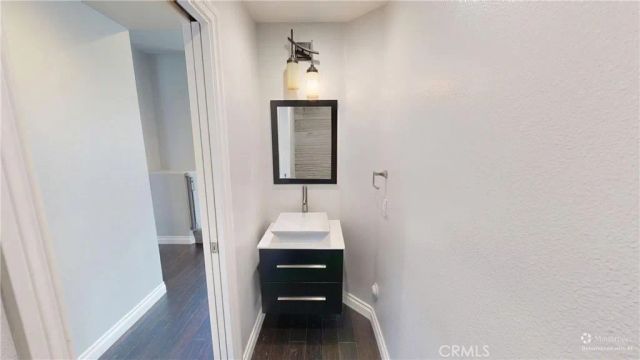 136 23rd, Costa Mesa, CA 92627