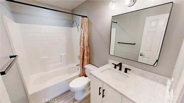 136 23rd, Costa Mesa, CA 92627