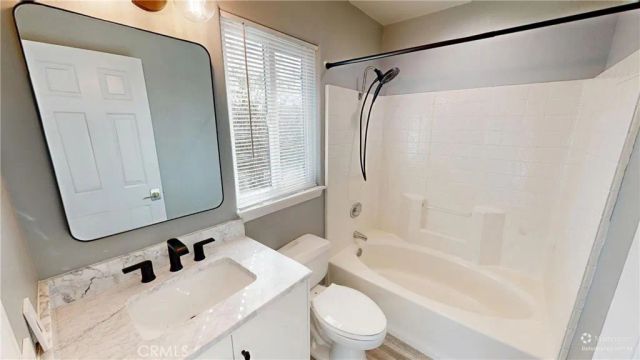 136 23rd, Costa Mesa, CA 92627