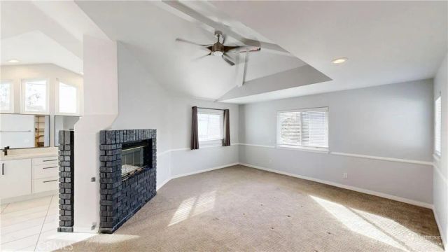 136 23rd, Costa Mesa, CA 92627