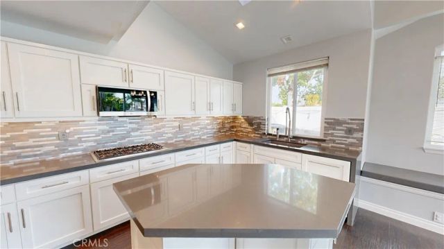 136 23rd, Costa Mesa, CA 92627
