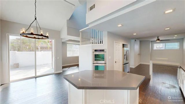136 23rd, Costa Mesa, CA 92627